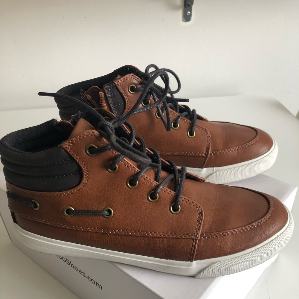 Aldo/ womens 5.5/ size 4 kids /used